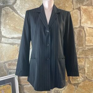 Black Pinstripe Blazer 🖤